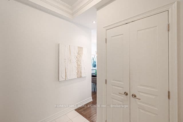 20 Burkebrook Place 502, Toronto, ON M4G 0A1