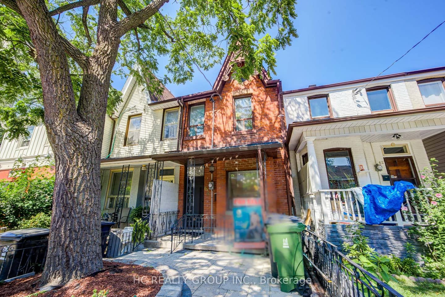 64 Wales Avenue, Toronto, ON M5T 1J4