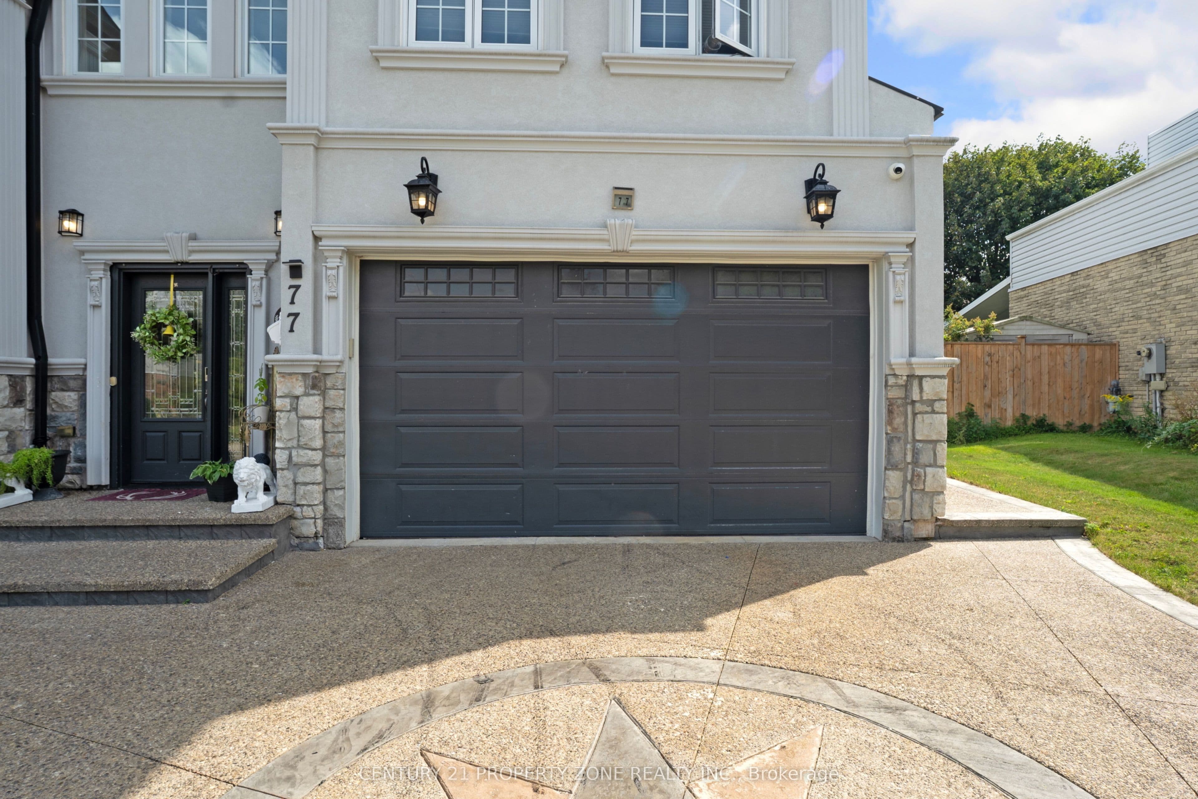 77 Bowshelm Court, Mississauga, ON L5N 1K2
