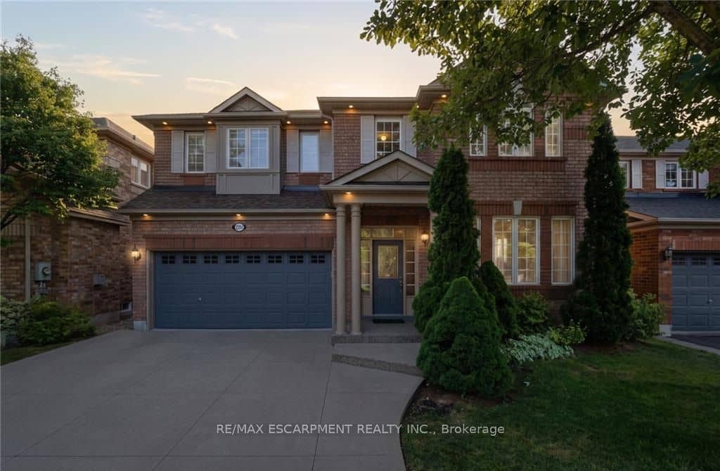 2241 GLAZEBROOK Circle, Oakville, ON L6M 5B5