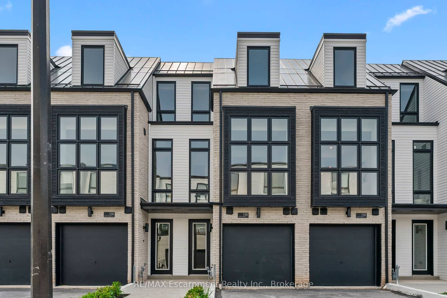 138 East Street 4, Oakville, ON L6L 0H9