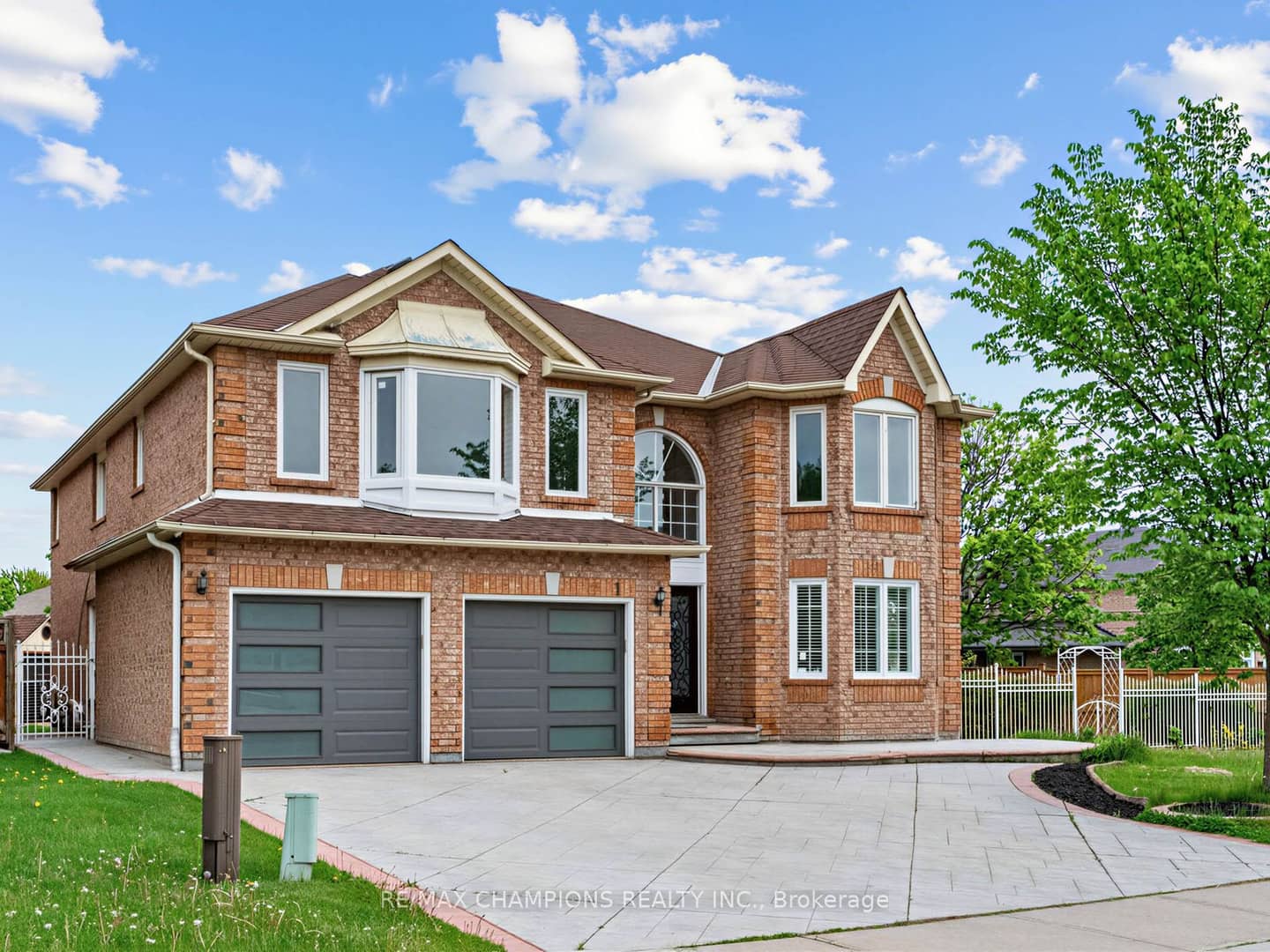 1 Cluster Oak Place, Brampton, ON L6R 1V2