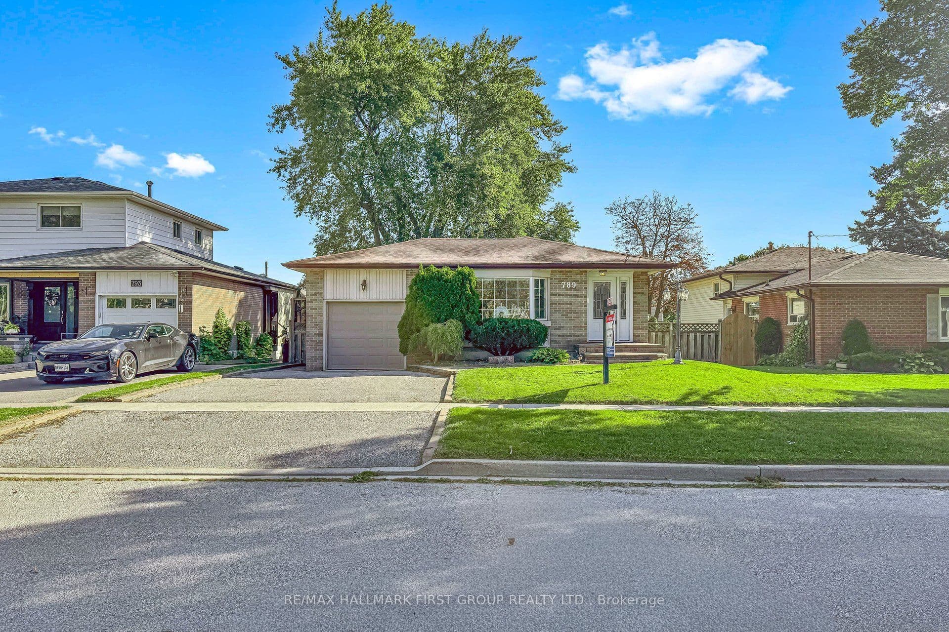 789 Hillcrest Road, Pickering, ON L1W 2P5