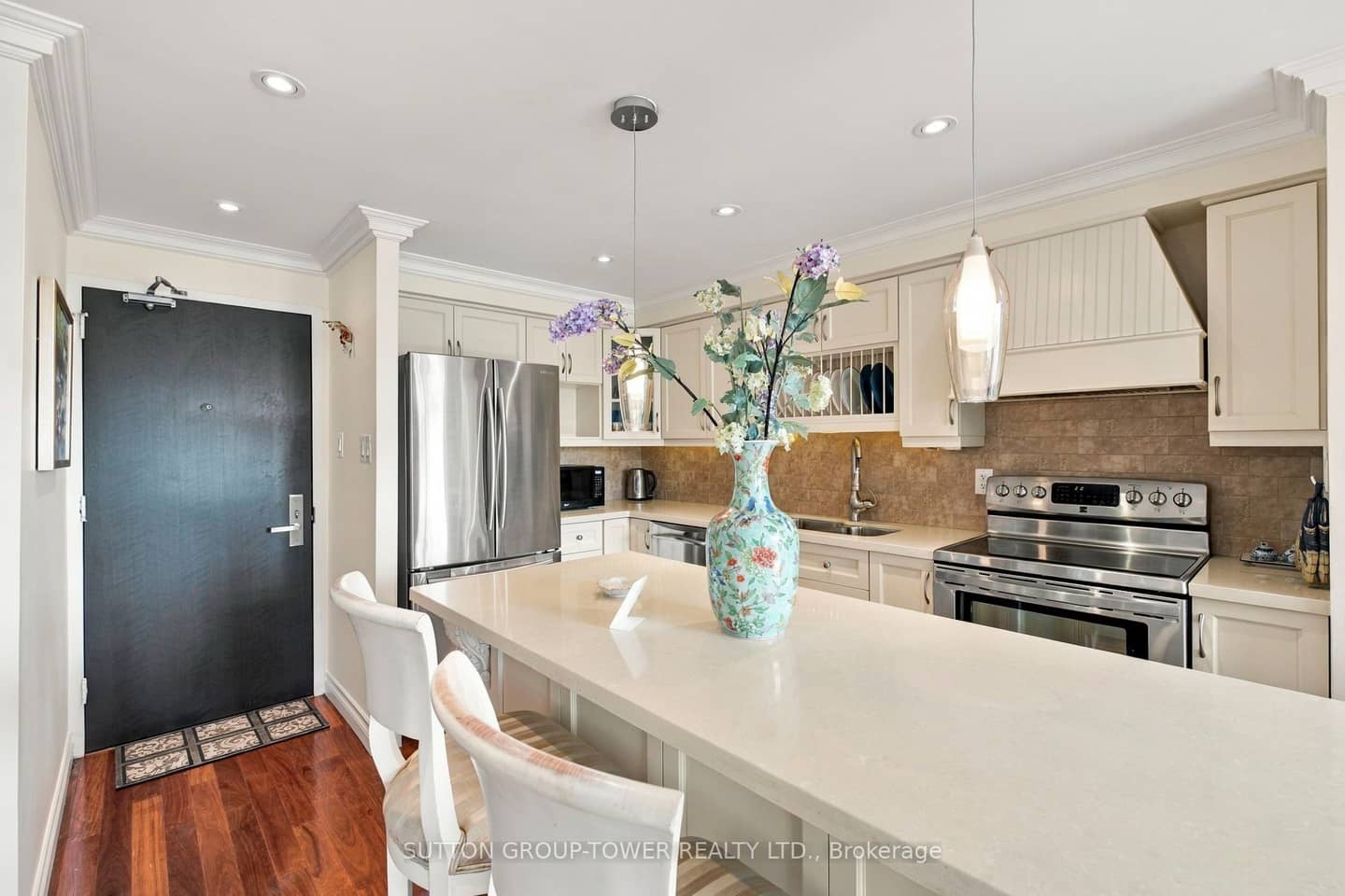 35 Ormskirk Avenue 319, Toronto, ON M6S 1A8