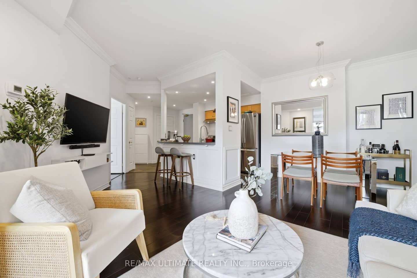 1750 Bayview Avenue 405, Toronto, ON M4G 3C4