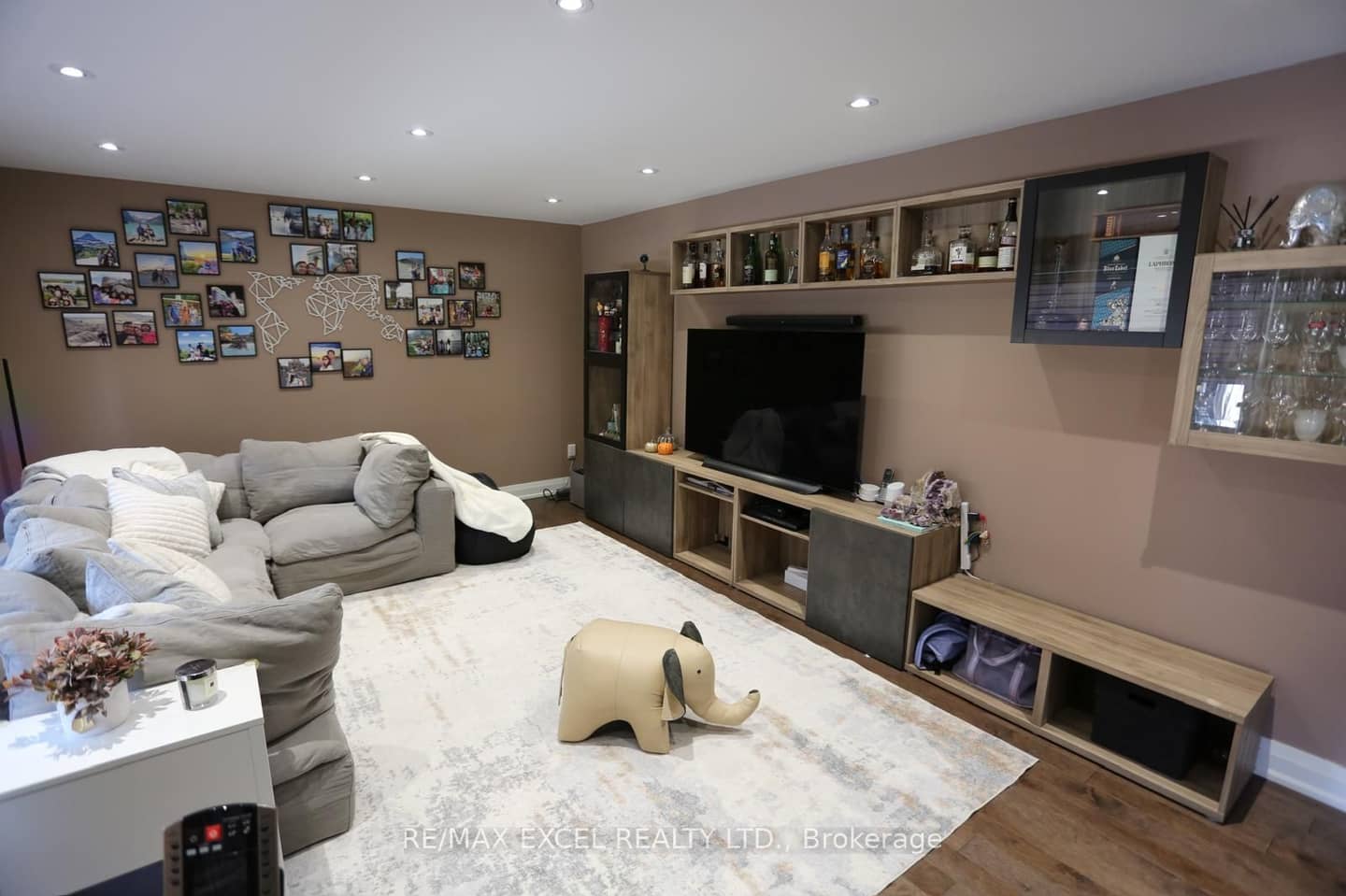 16 Aldenham Crescent, Toronto, ON M3A 1S2