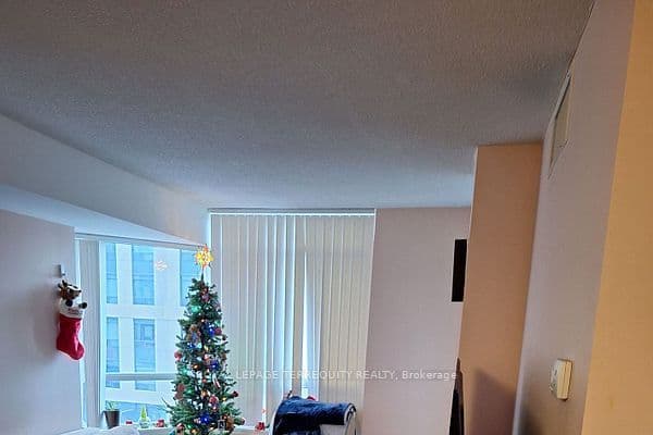 153 Beecroft Road 515, Toronto, ON M2N 7C5