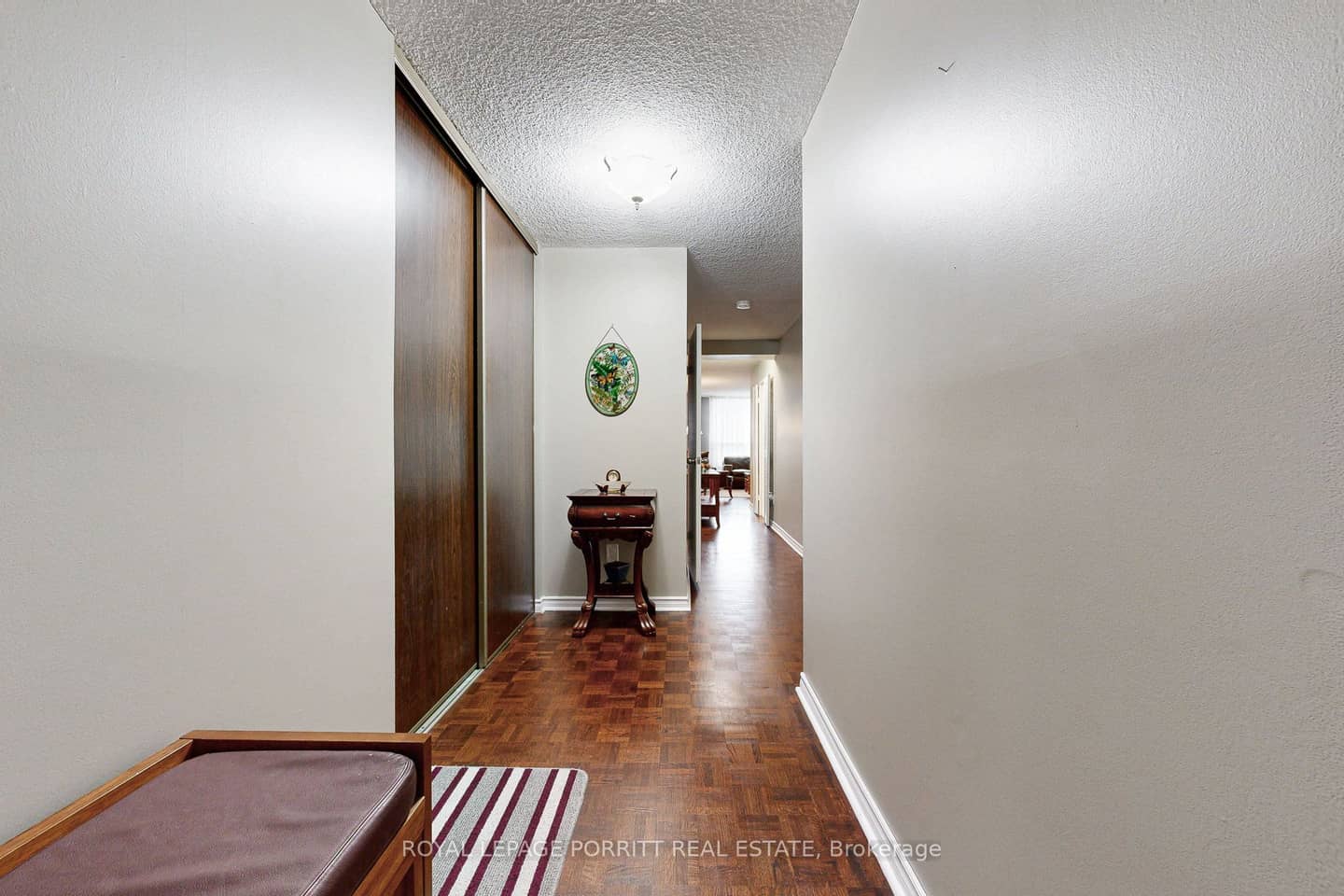 1535 Lakeshore Road E 201, Mississauga, ON L5E 3E2