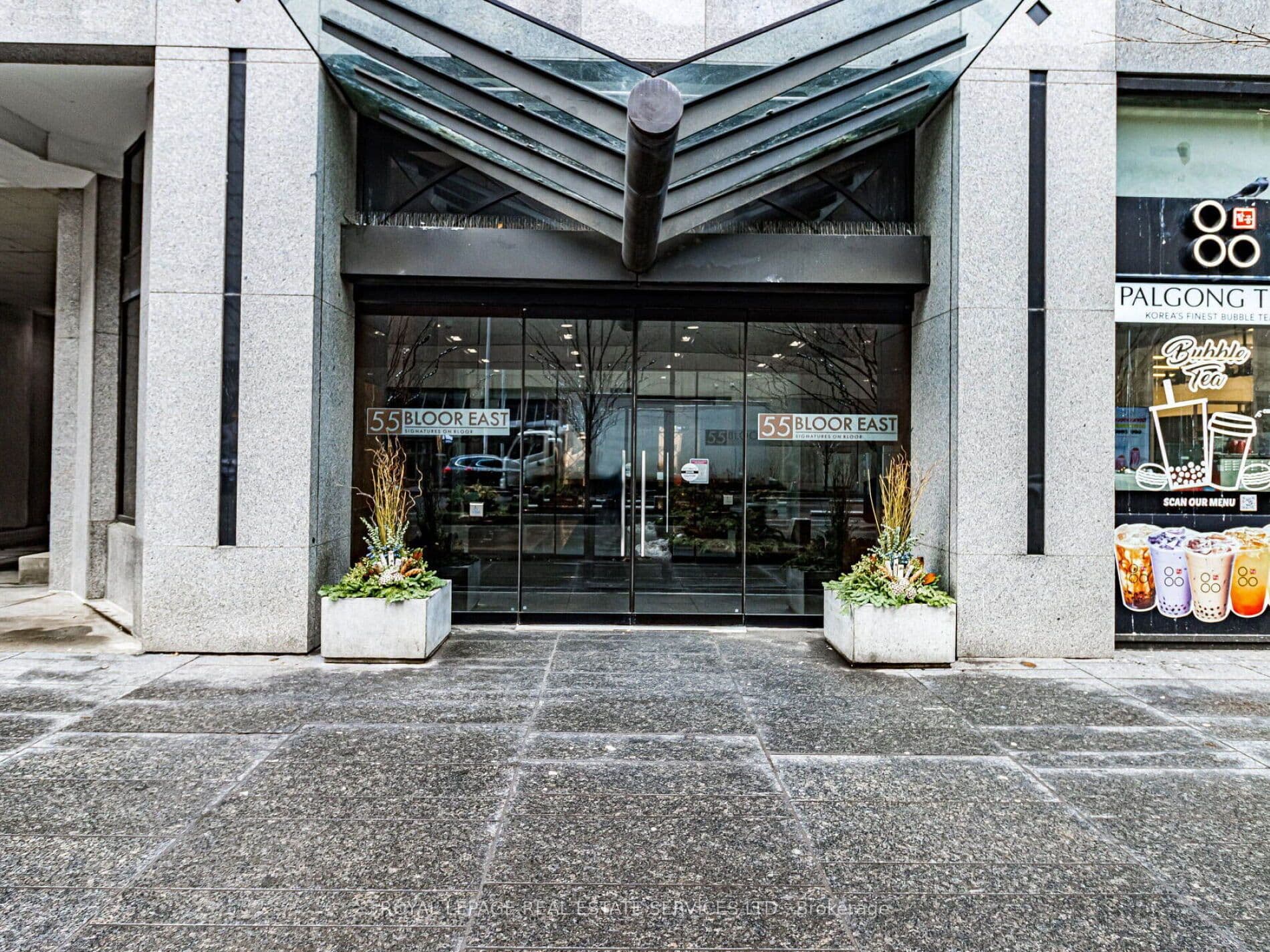55 Bloor Street E 802, Toronto, ON M4W 3W6