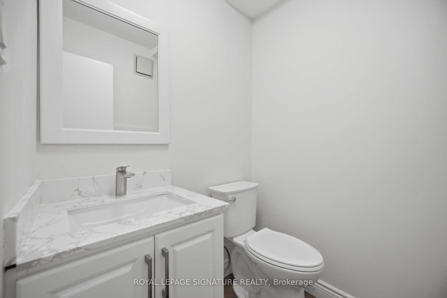7340 Copenhagen Road 10, Mississauga, ON L5N 2S5