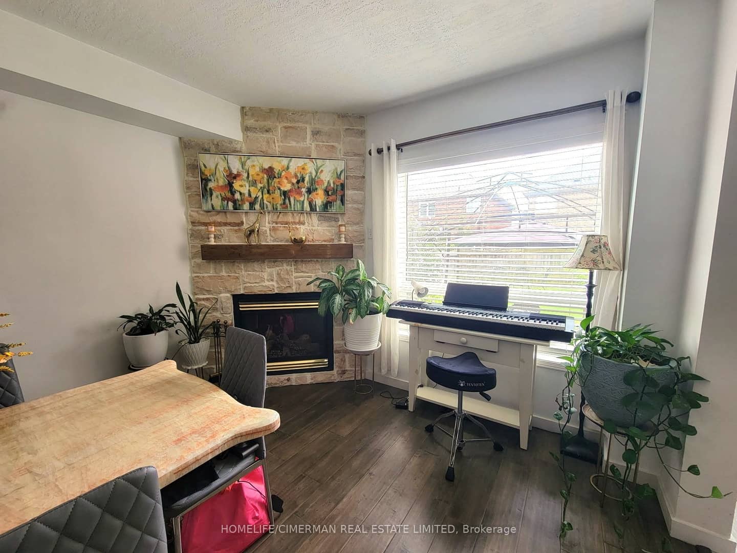 256 Mcbride Crescent, Newmarket, ON L3X 2W4