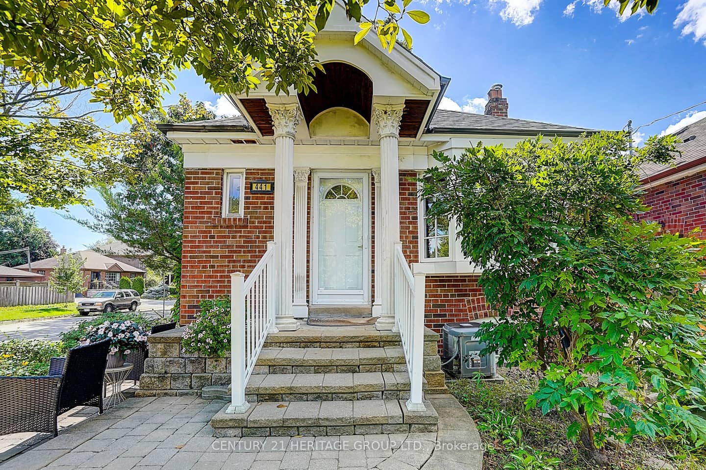 441 Rimilton Avenue, Toronto, ON M8W 2G7