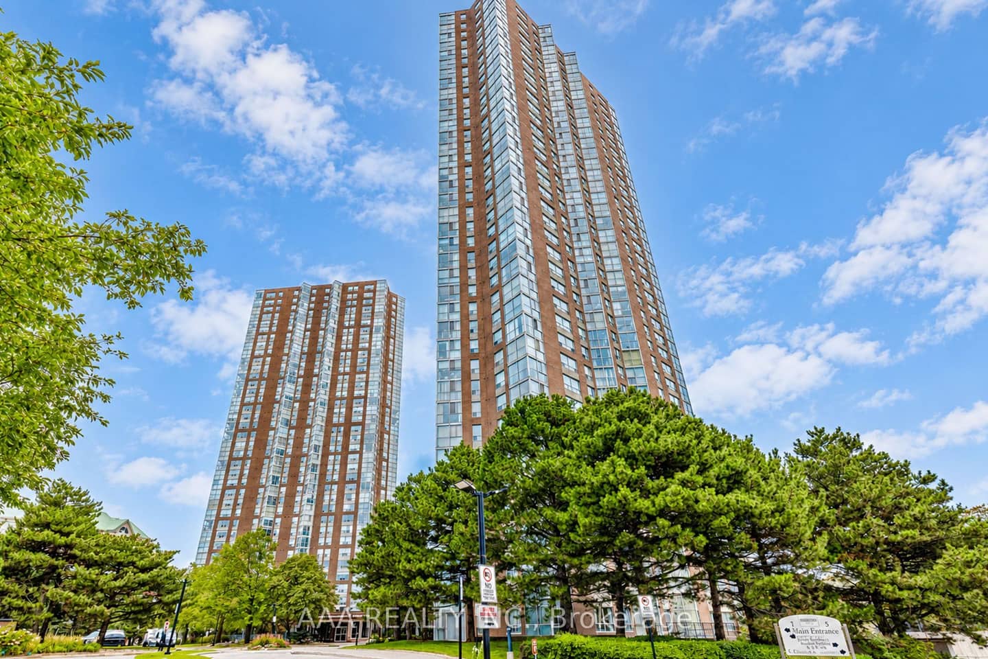 5 Concorde Place 2101, Toronto, ON M3C 3M8