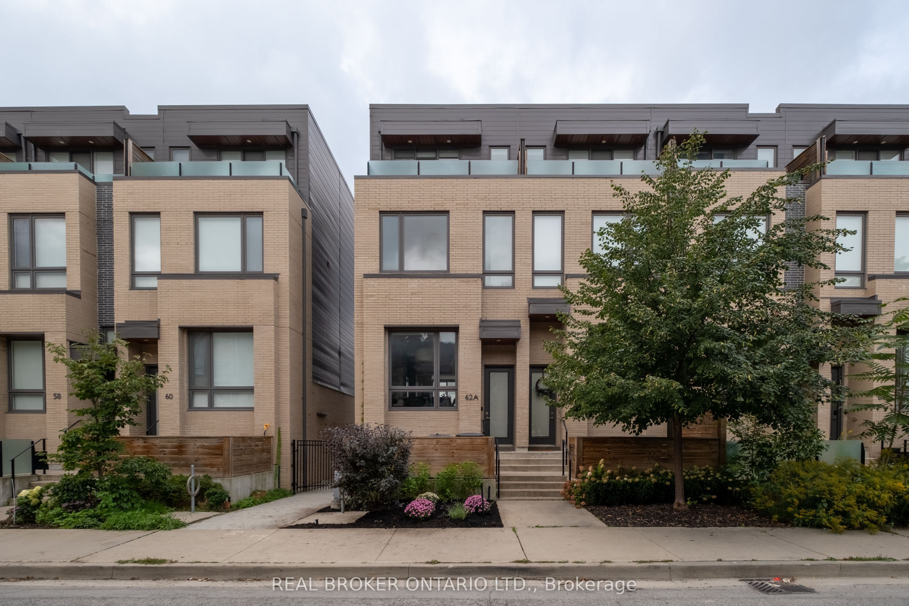 62A Perth Avenue, Toronto, ON M6R 2C1