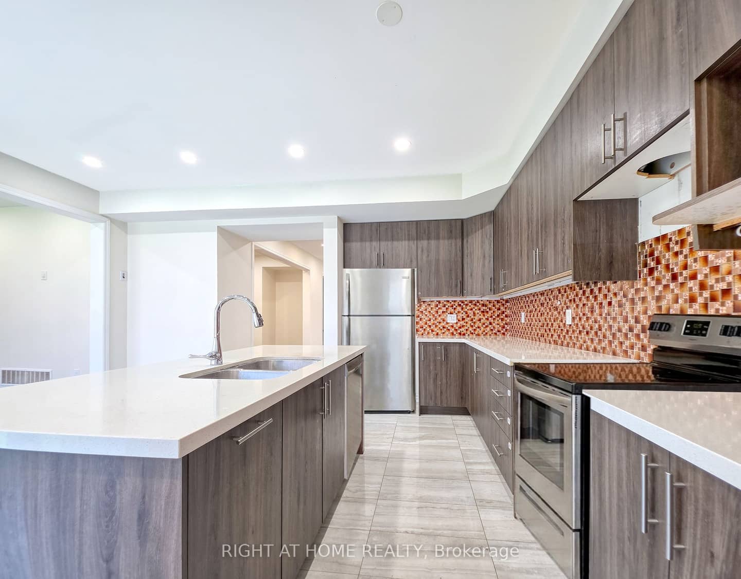 219 Fleetwood Drive, Oshawa, ON L1K 3E7