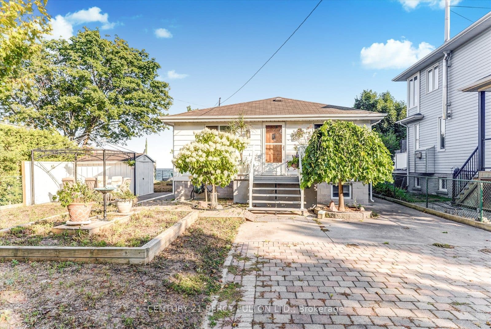 135 Cedar Crest Beach Road, Clarington, ON L1C 3K3