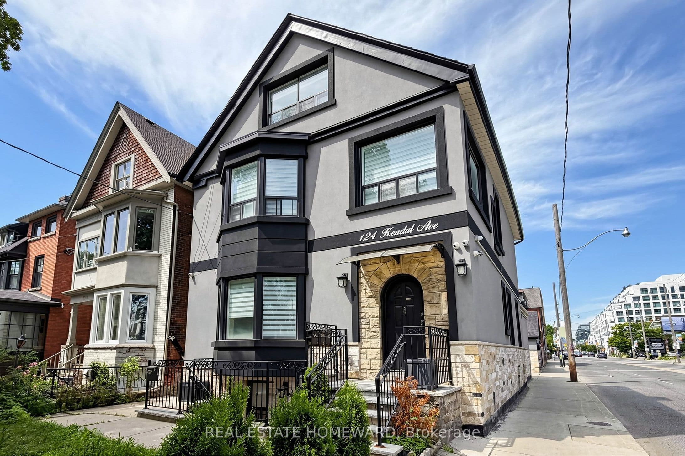 124 Kendal Avenue, Toronto, ON M5R 1L9