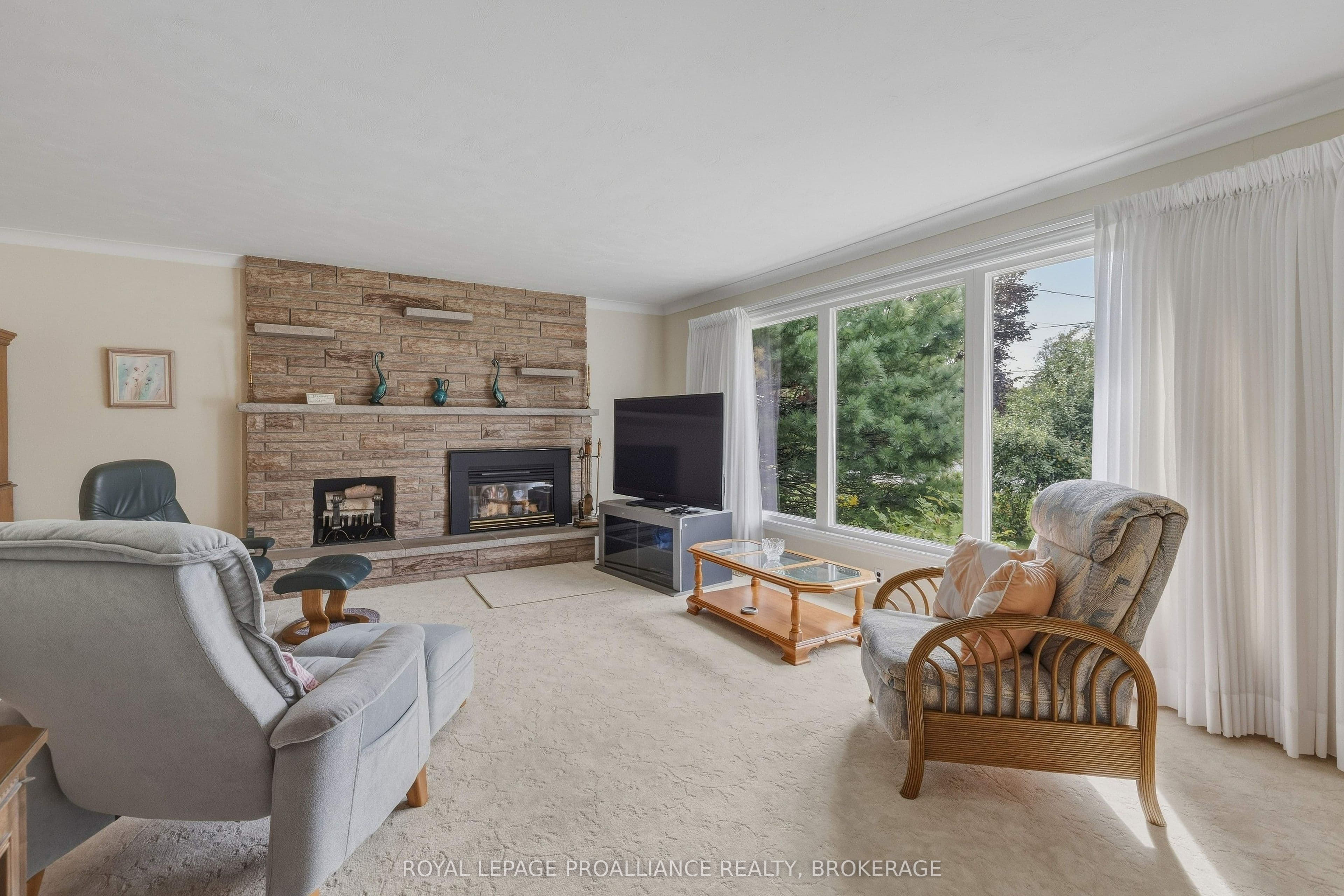 424 Maple Ridge Drive, Kingston, ON K7M 5P3