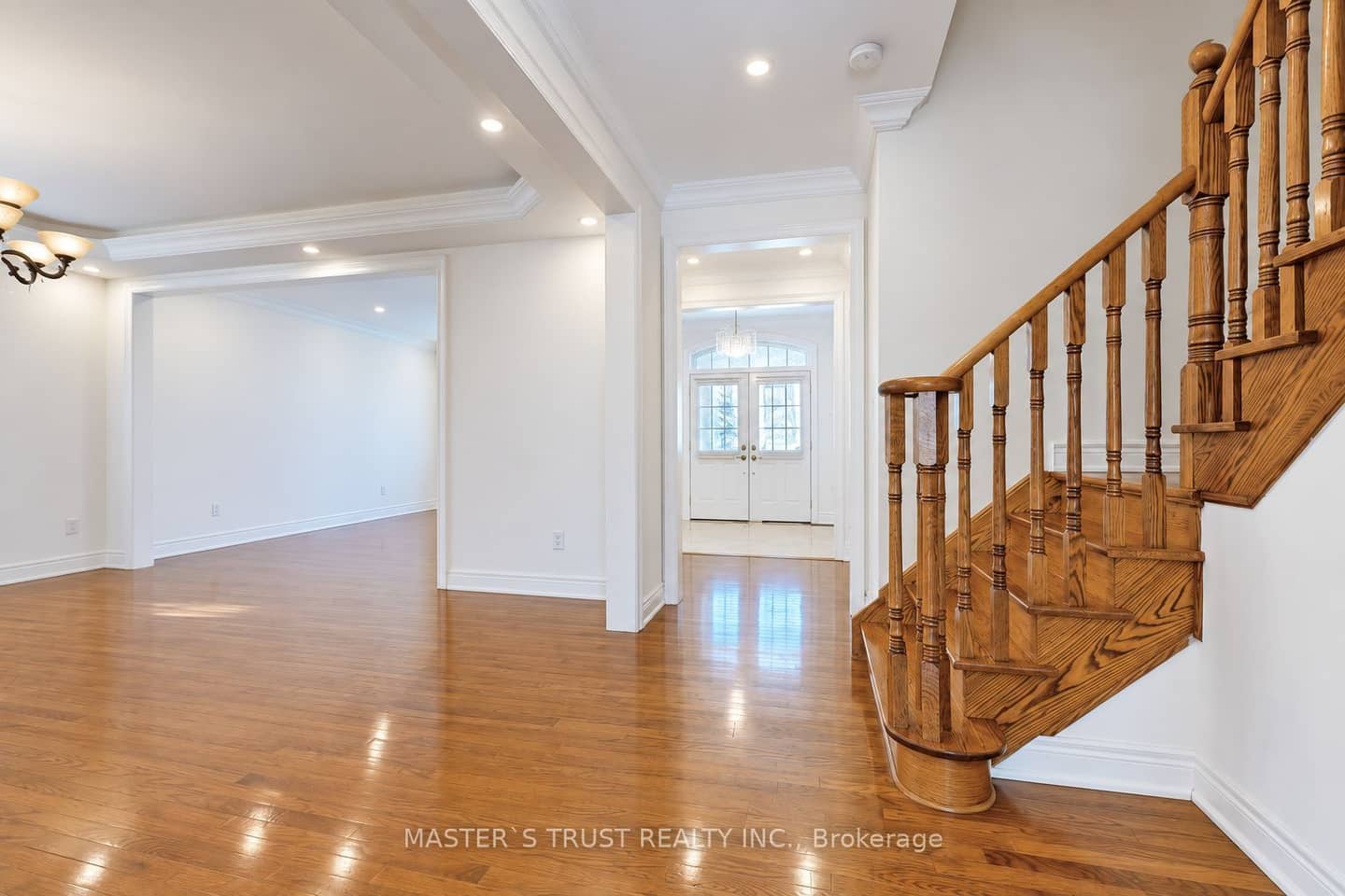 66 Chaya Sara Gardens, Vaughan, ON L6A 0Z7