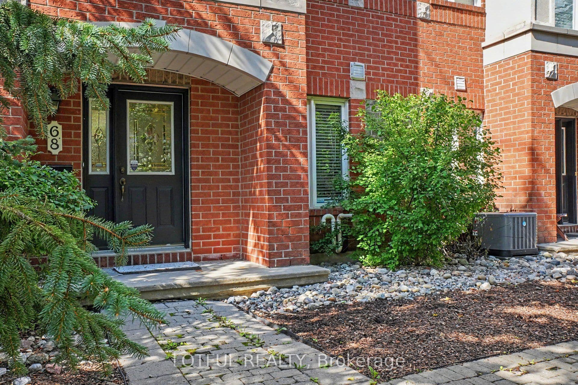68 Metropole Private, Westboro - Hampton Park, ON K1Z 1G1