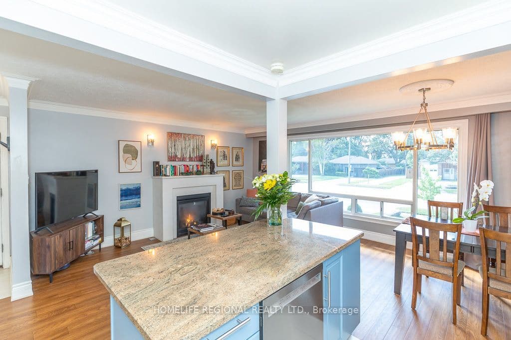 128 The Westway, Toronto, ON M9P 2B9