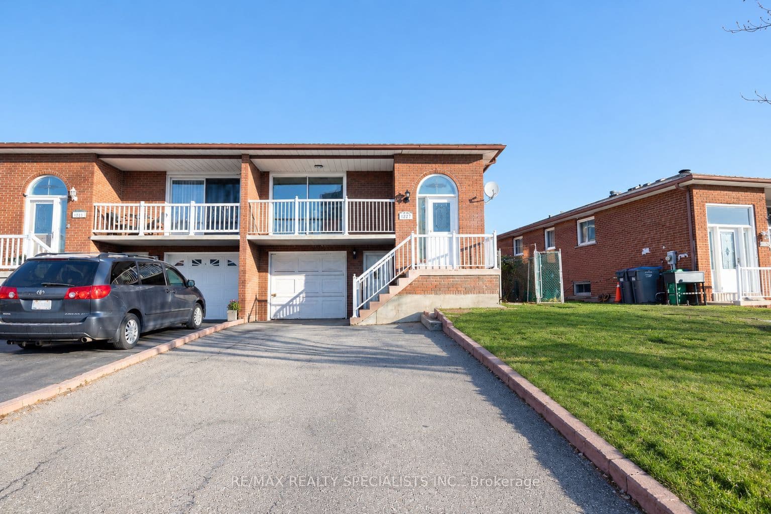4279 Woodington Drive Upper, Mississauga, ON L4Z 1M1