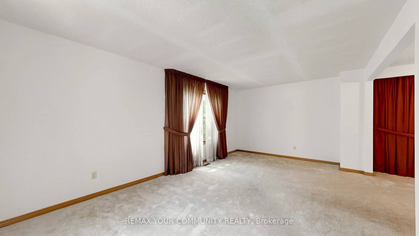 2 Trimontium Crescent, Toronto, ON M4C 5N7