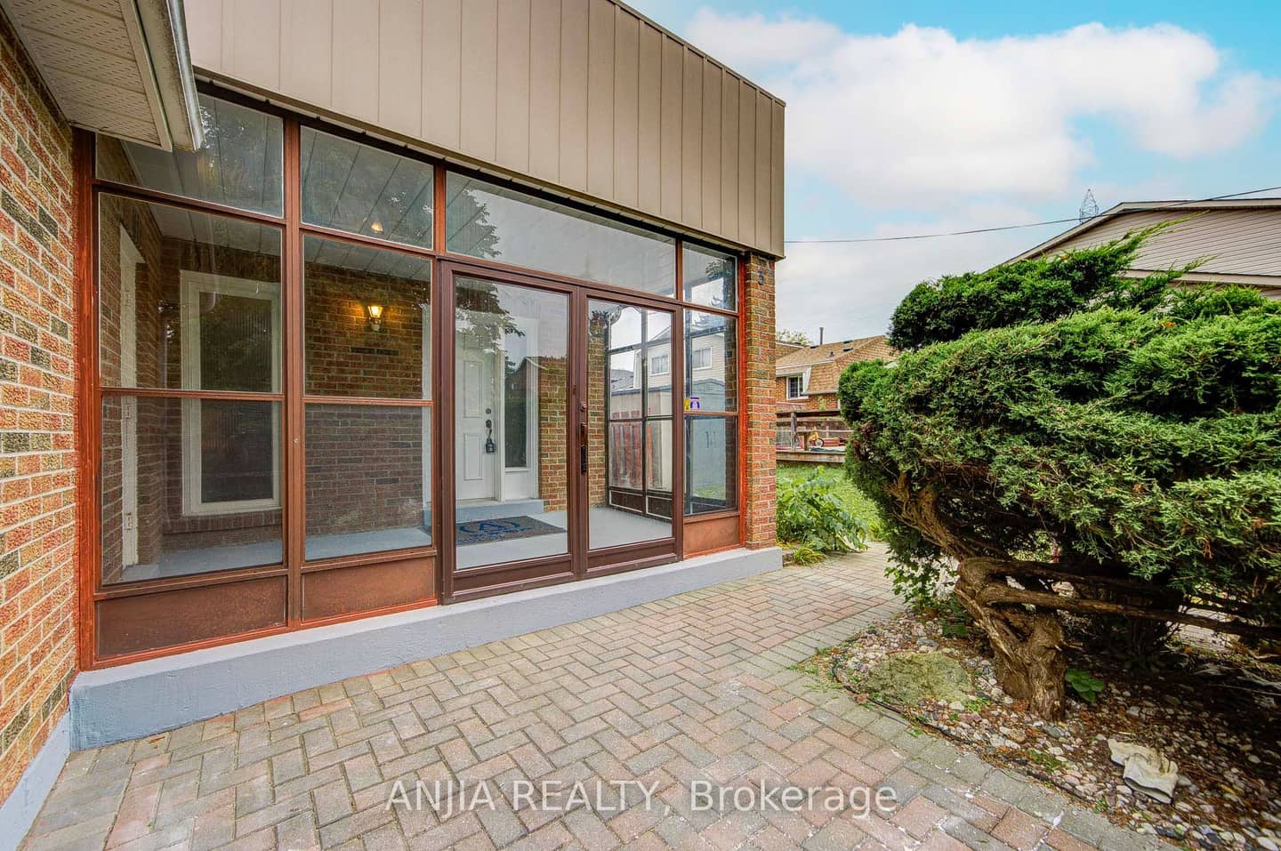 3 Mossbrook Crescent, Toronto, ON M1W 2W8