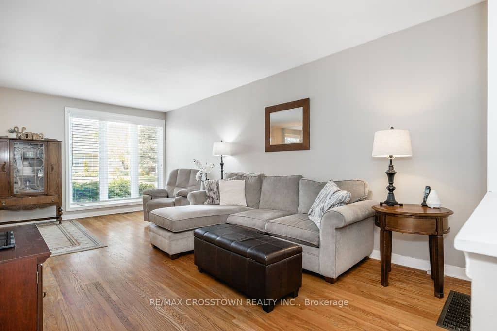 865 Krosno Boulevard, Pickering, ON L1W 1H2