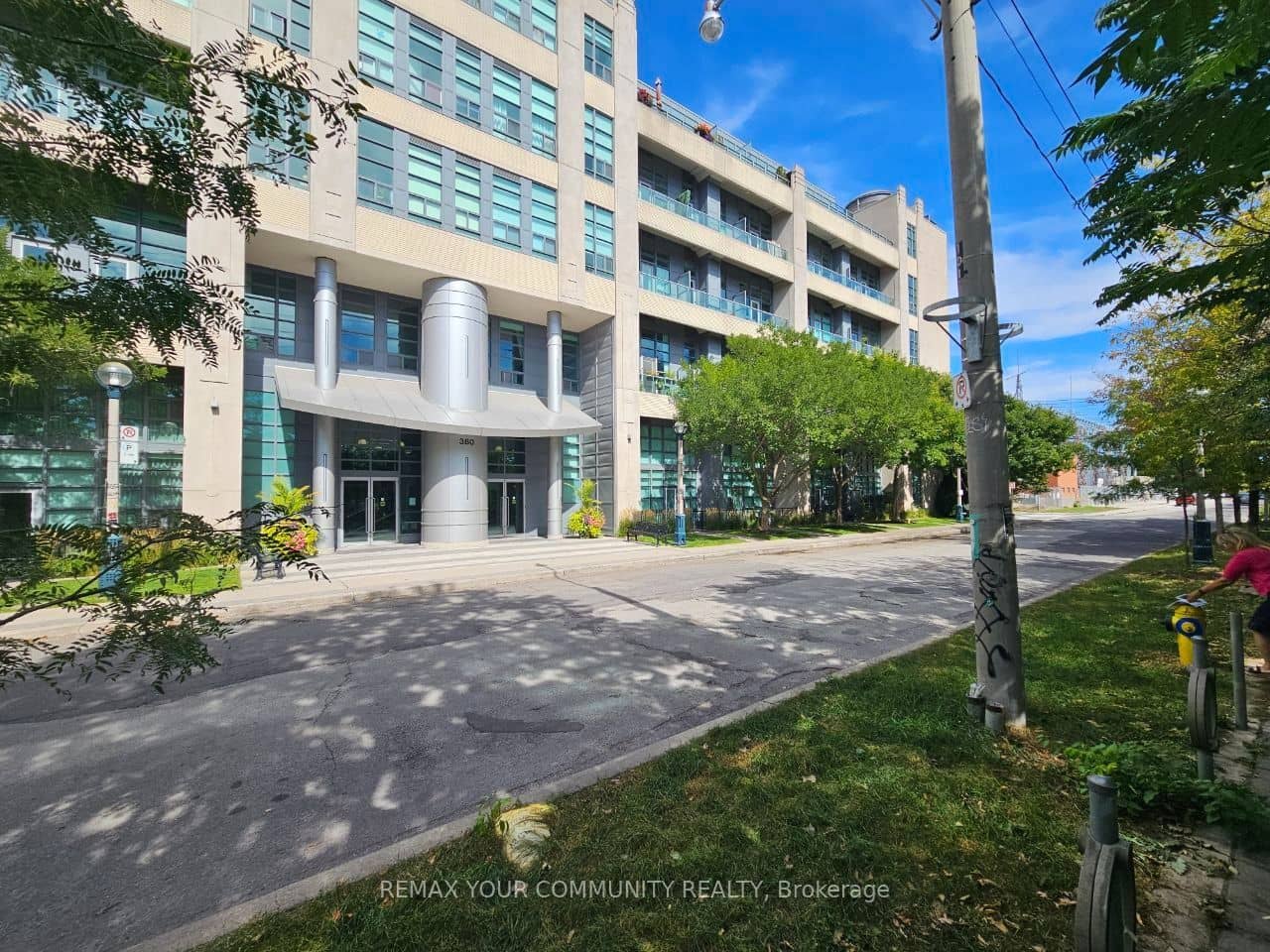380 Macpherson Avenue 210, Toronto, ON M4V 3E3