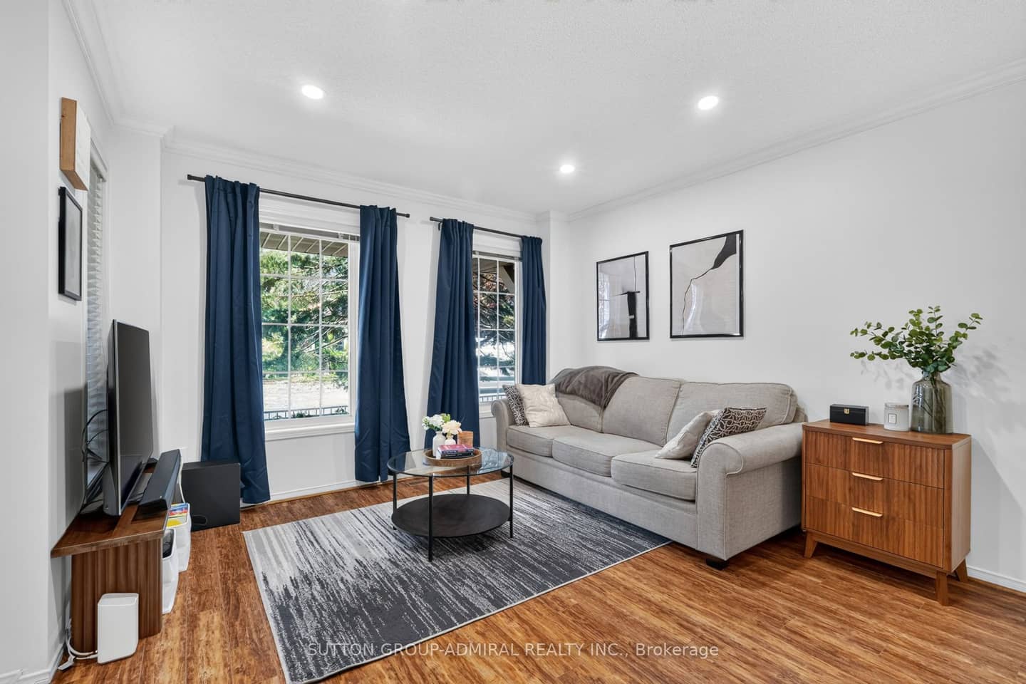 359 John West Way, Aurora, ON L4G 7J7
