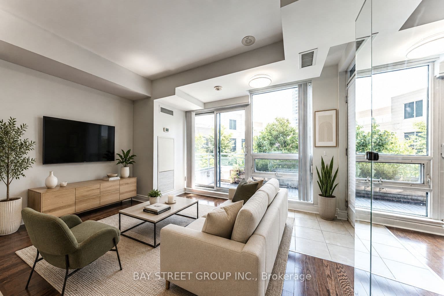 31 Olive Avenue 221, Toronto, ON M2N 4N4