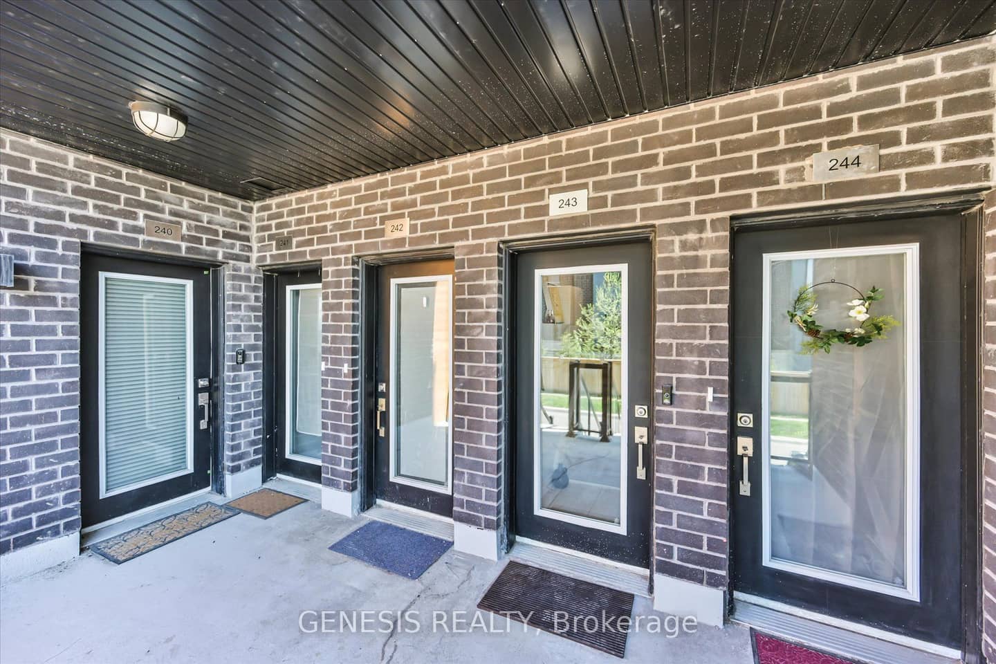 1145 E Journeyman Lane E 243, Mississauga, ON L5J 0B5