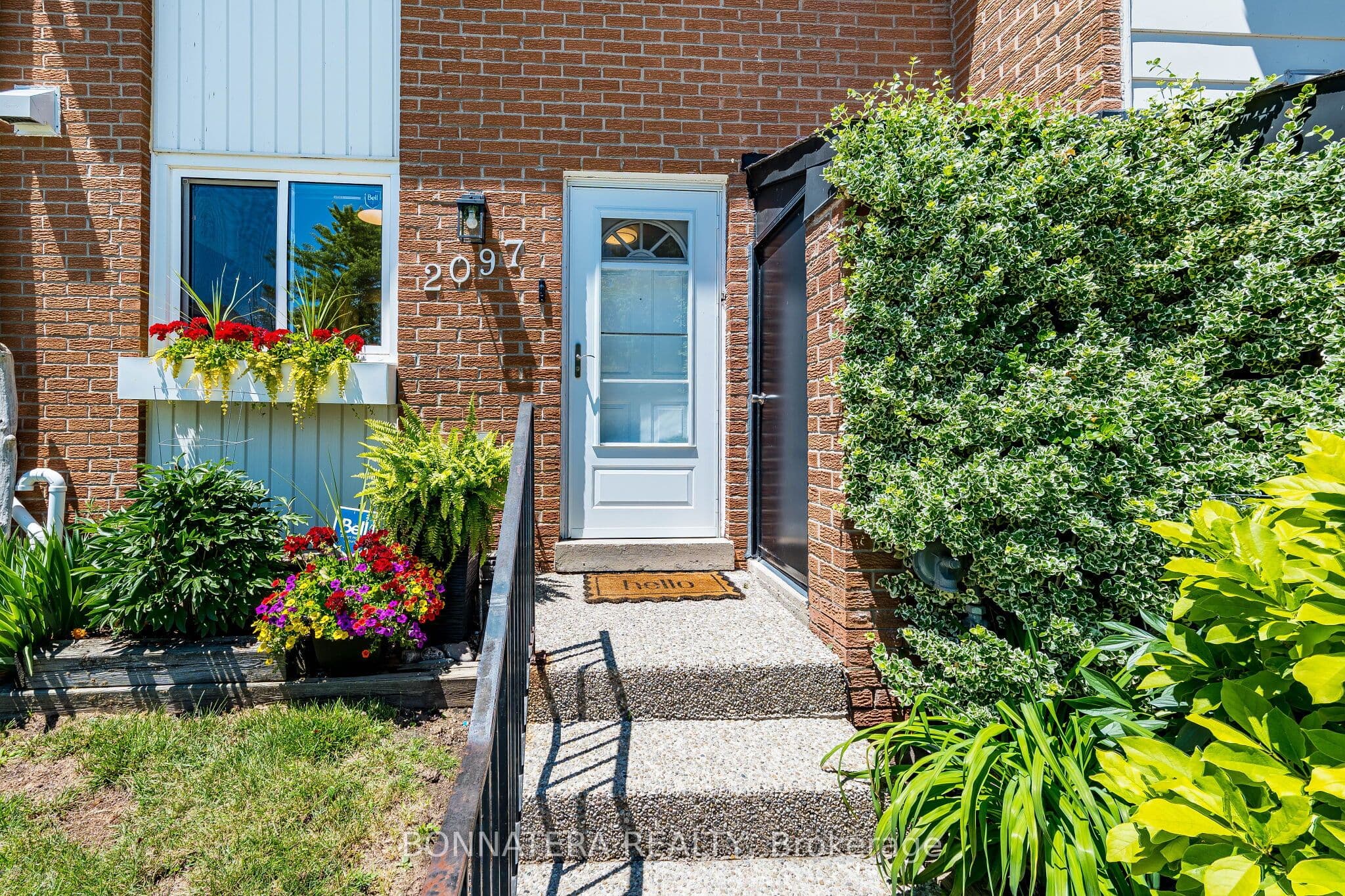 2097 Marine Drive, Oakville, ON L6L 1B8