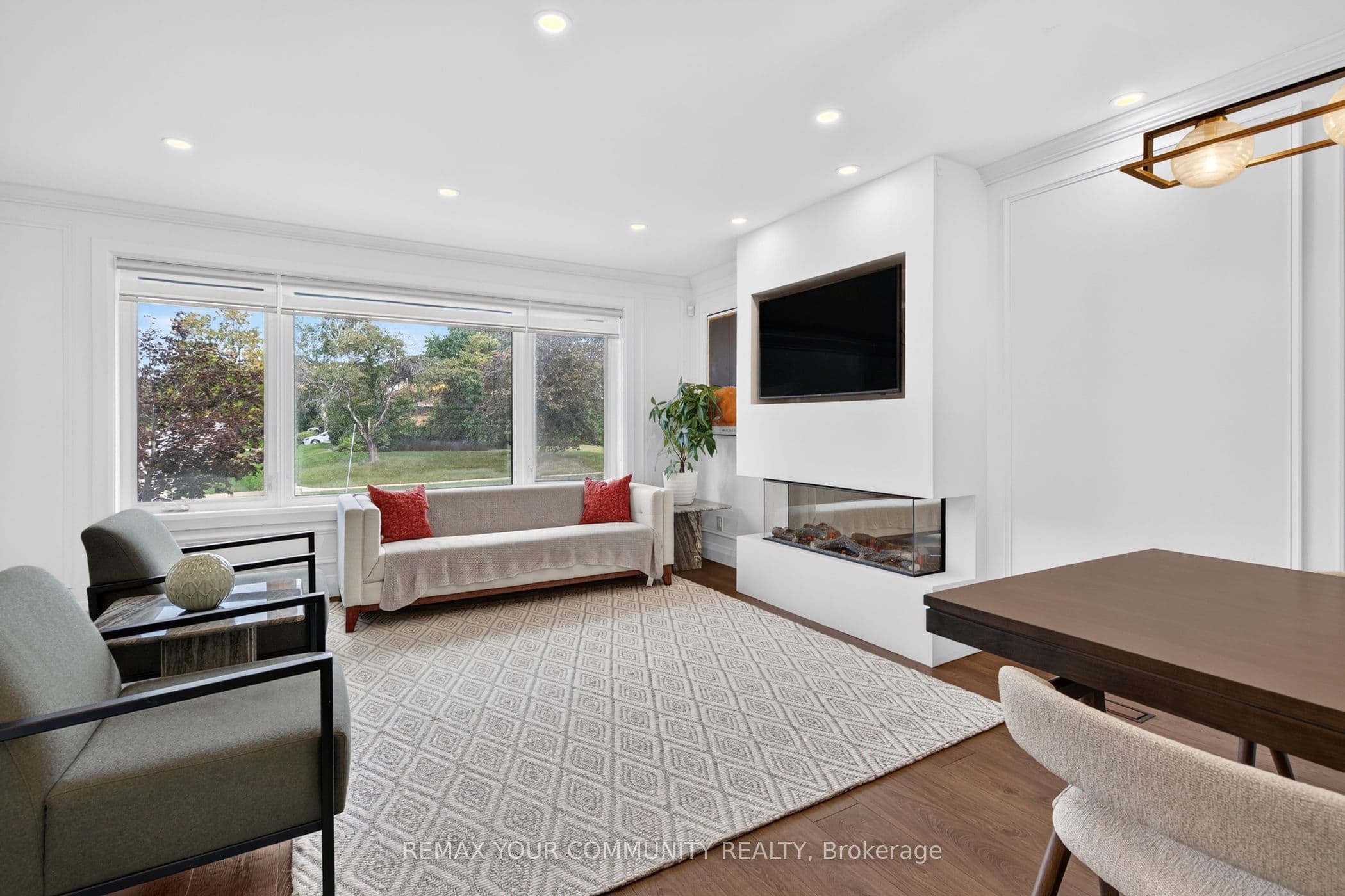 92 Beaver Bend Crescent, Toronto, ON M9B 5R6