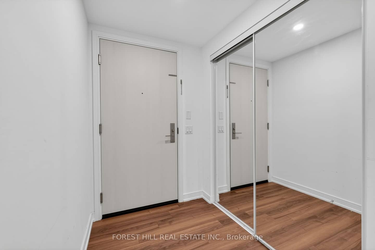 30 Samuel Wood Way 1708, Toronto, ON M9B 0C9