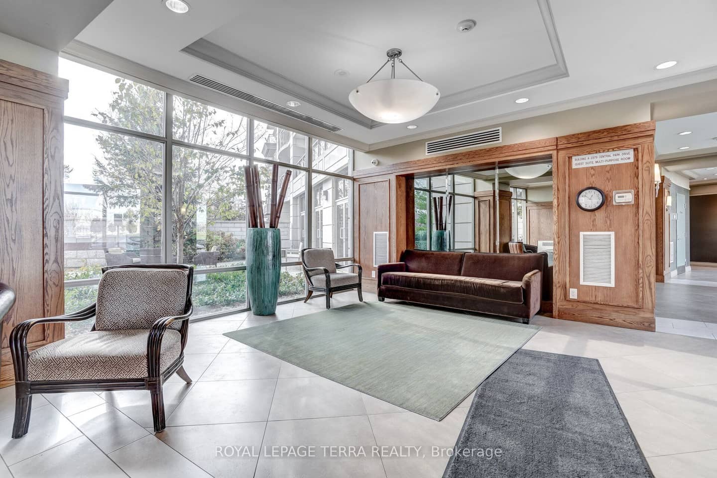 2379 Central Park Drive 1011, Oakville, ON L6H 0E3