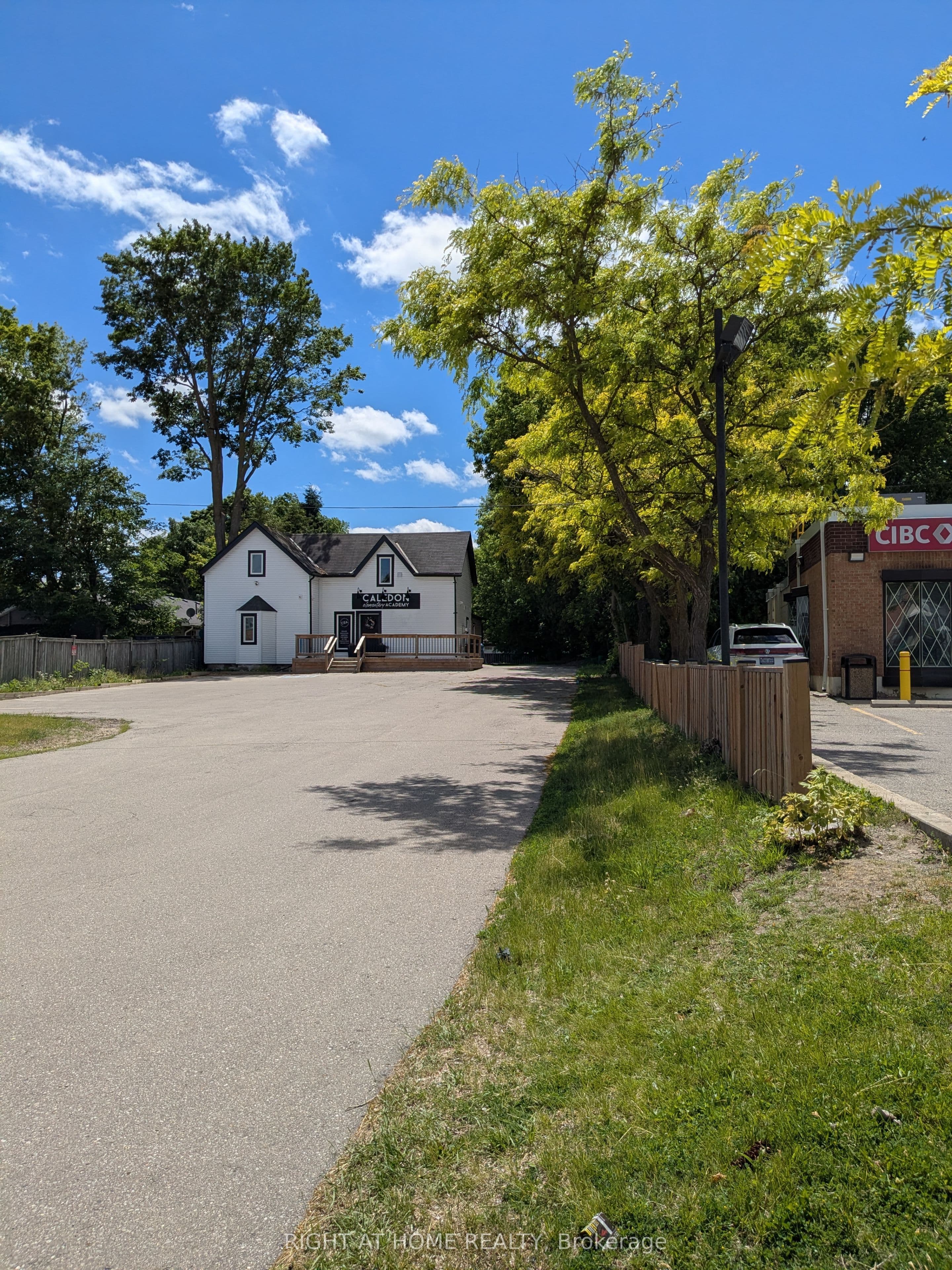 15964 Airport Road N, Caledon, ON L7C 1K5