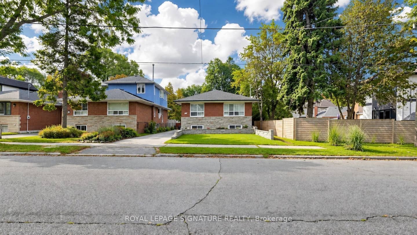 35 Florens Avenue, Toronto, ON M1L 1R7