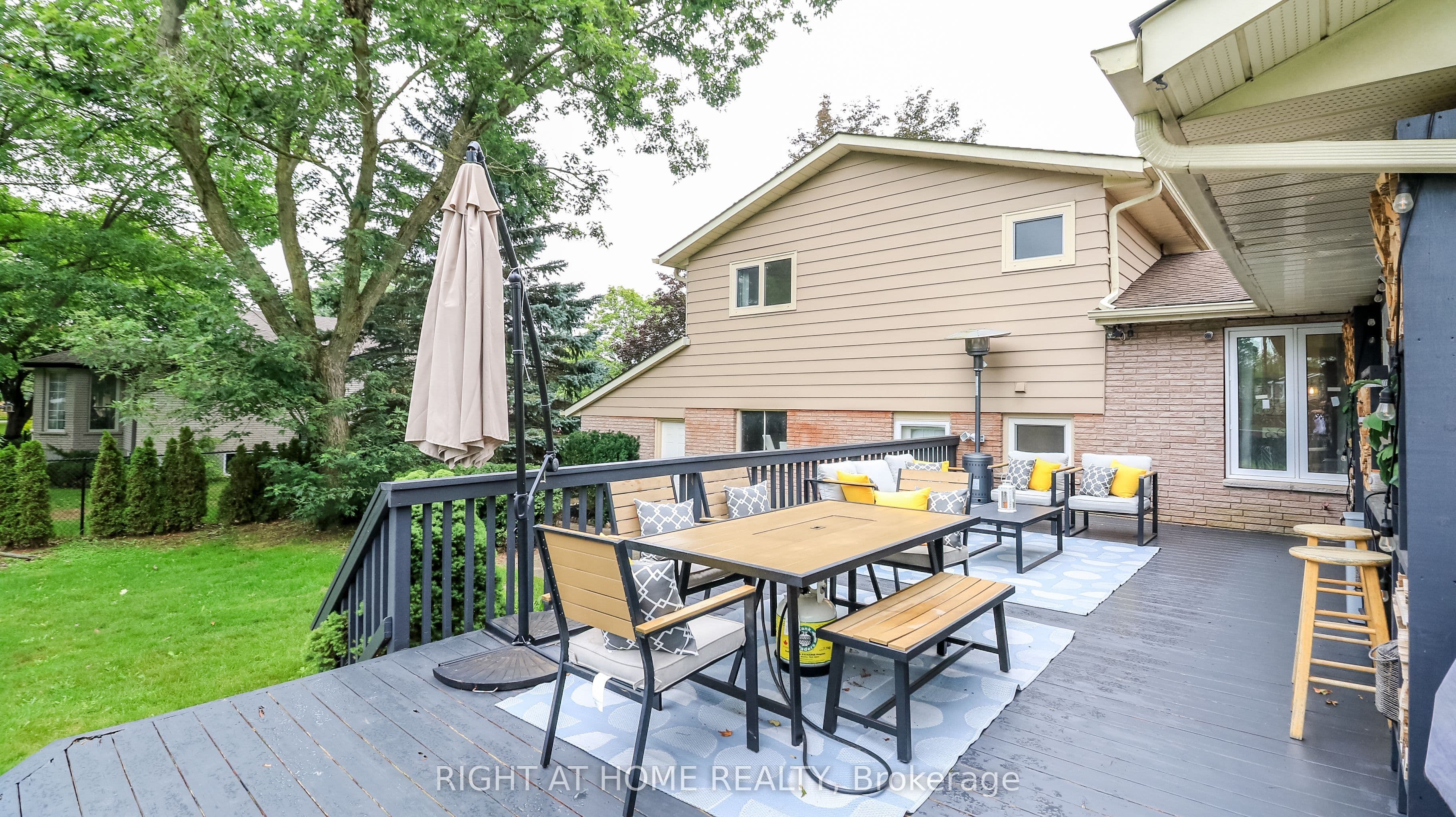 8 Sunset Street, East Gwillimbury, ON L9N 1H4