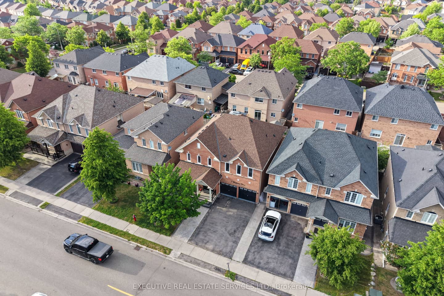 7 Chapparal Drive, Brampton, ON L6R 3C5