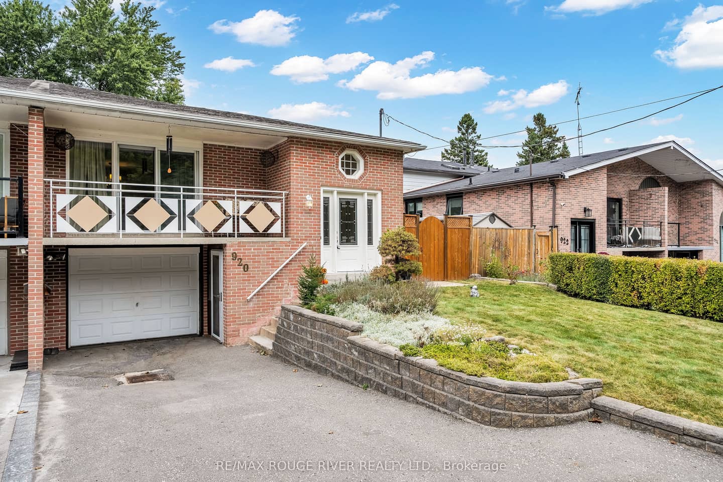 920 Sunrise Avenue, Pickering, ON L1W 2G3