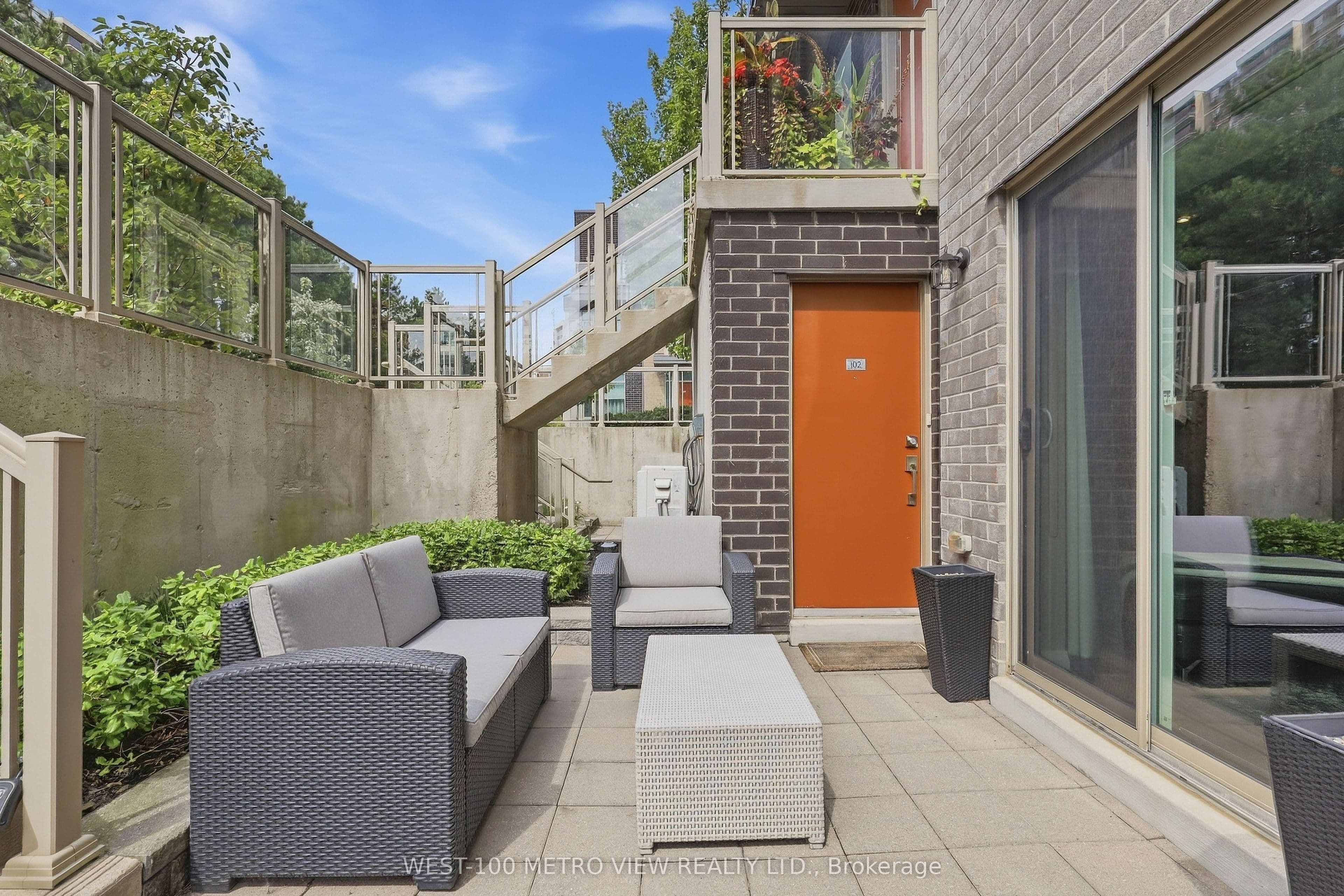 3 Applewood Lane 102, Toronto, ON M9C 0C1