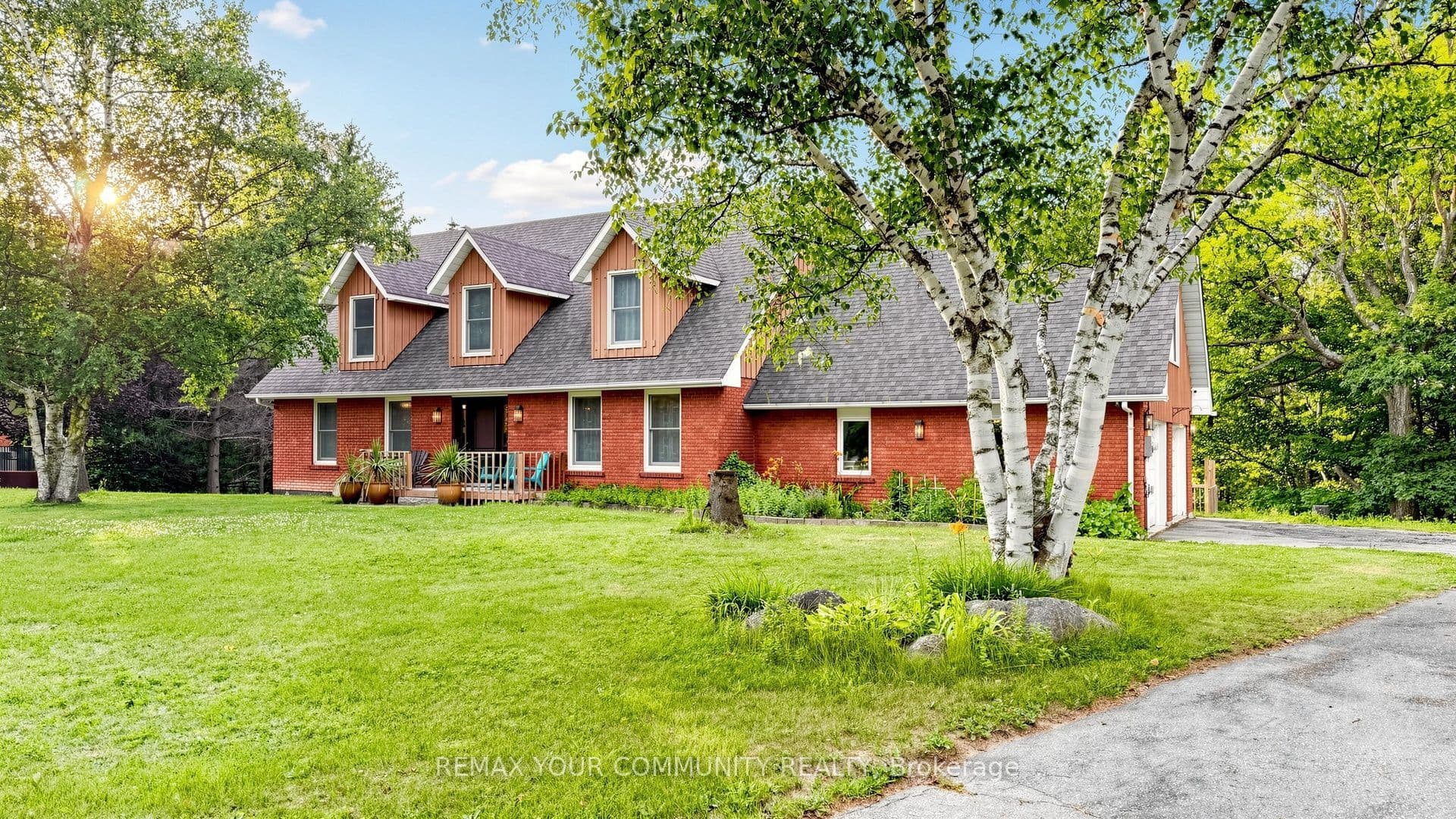 243 Ridge Road, Aurora, ON L4G 0M3