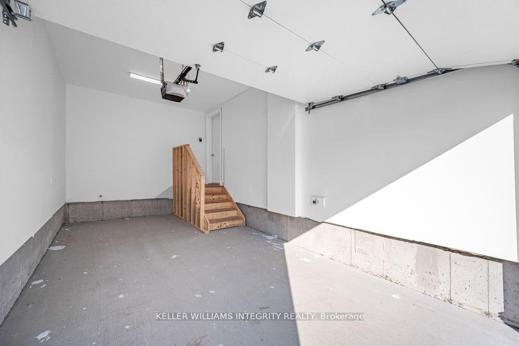 875 CONTOUR Street B, Orleans - Convent Glen and Area, ON K1W 0G6