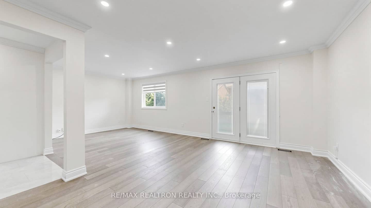 72 Halfmoon Square, Toronto, ON M1C 3V3