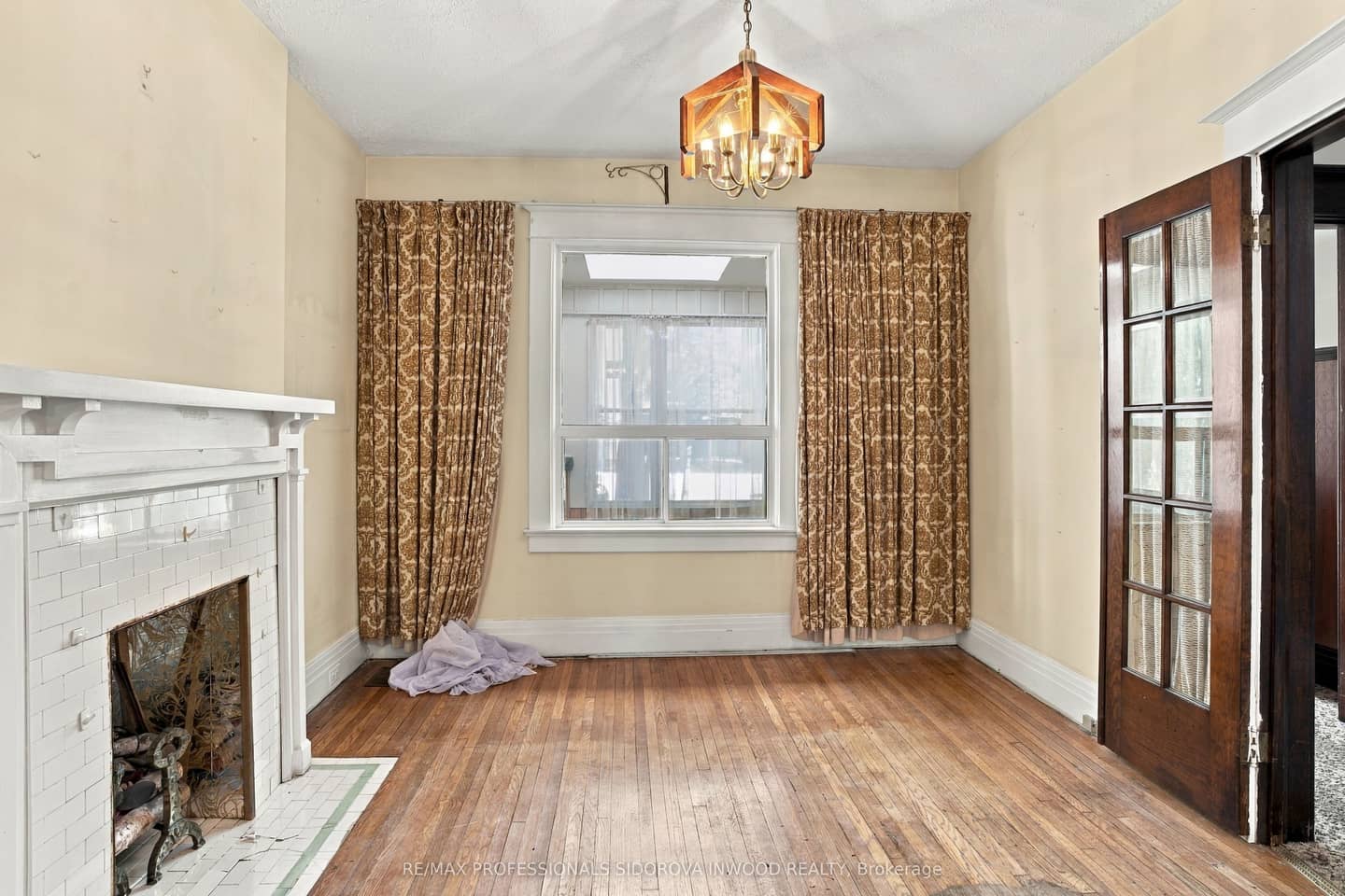 172 Quebec Avenue, Toronto, ON M6P 2T8