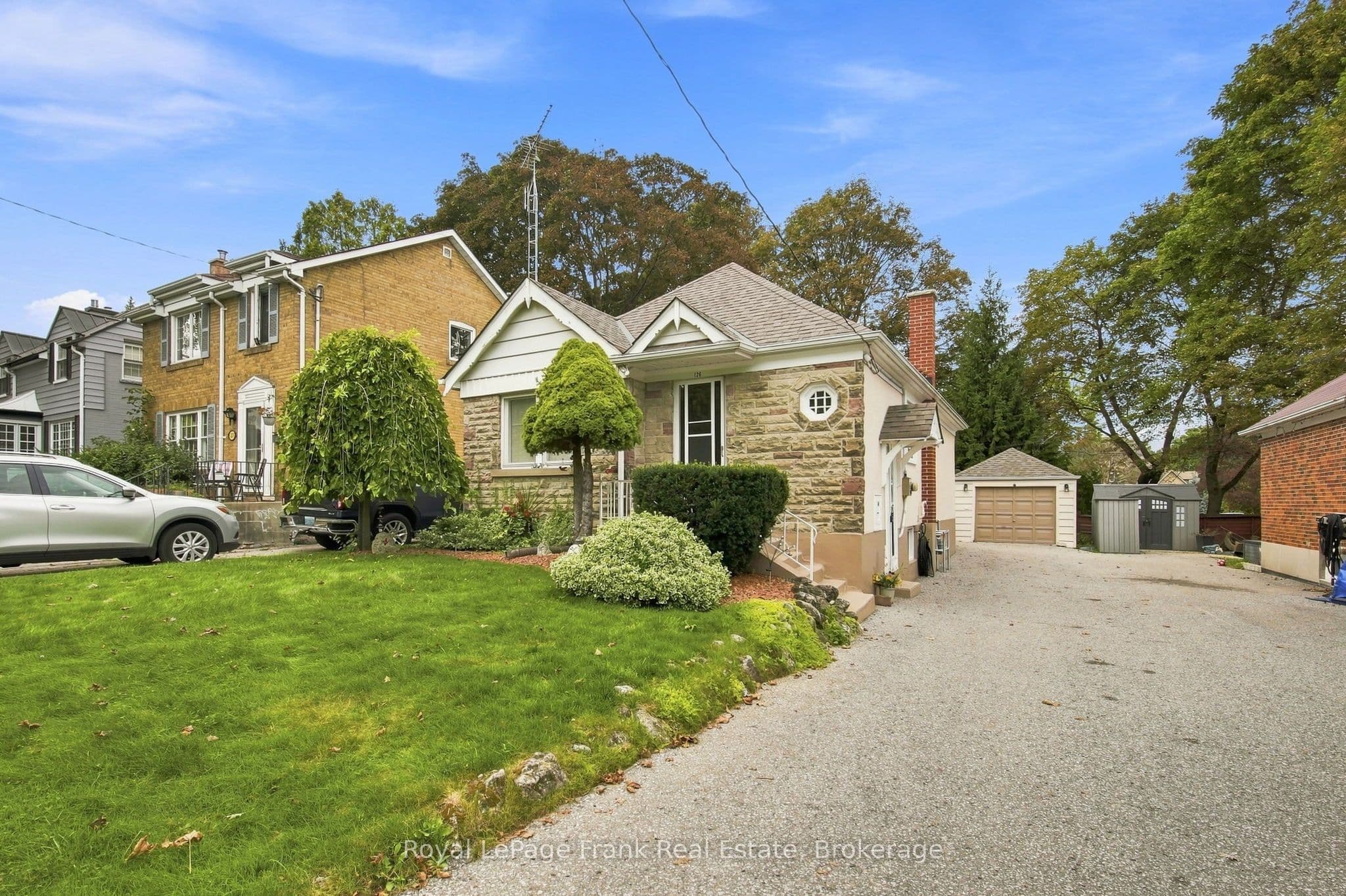 126 Lauder Road, Oshawa, ON L1G 2H6