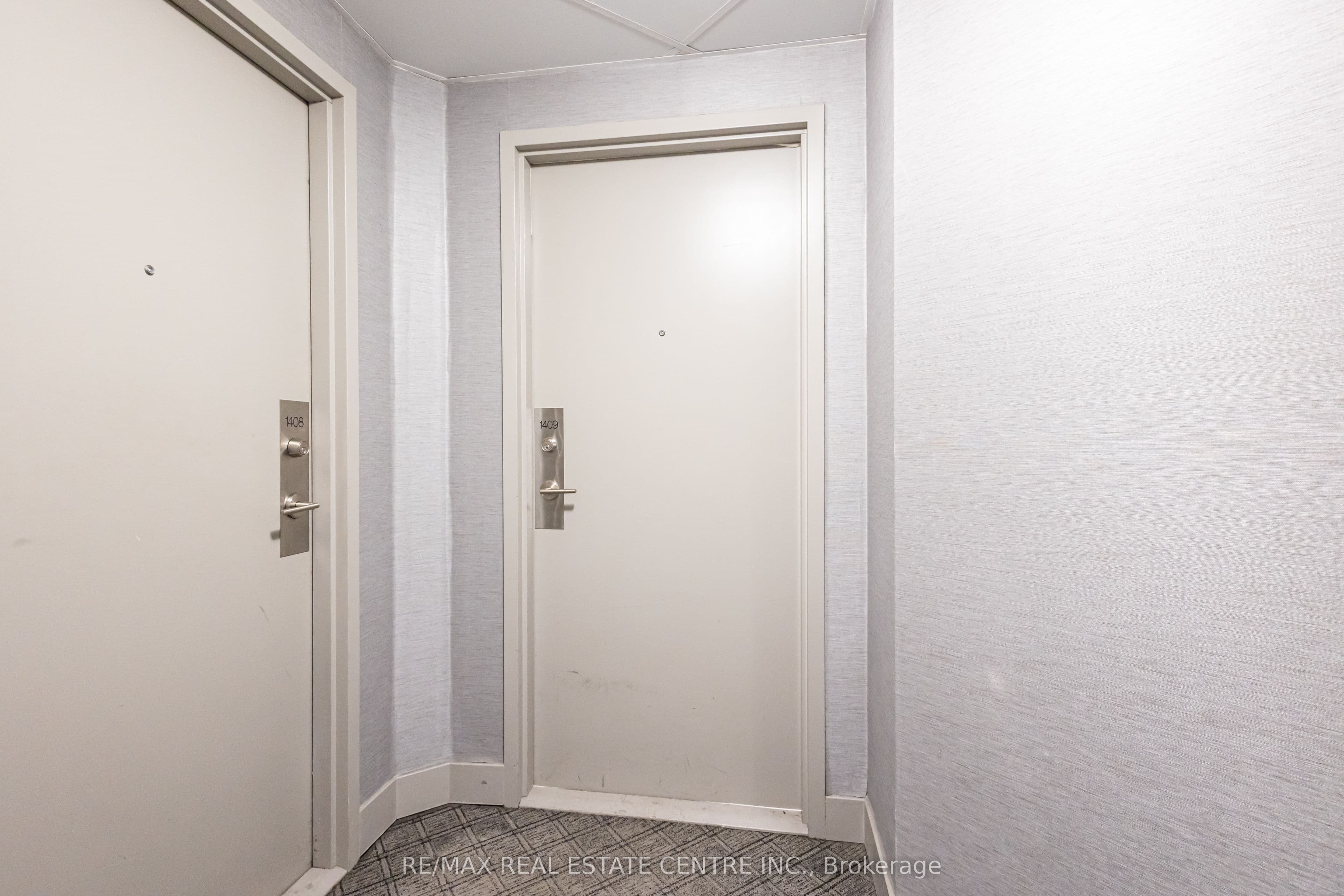 816 Lansdowne Avenue 1409, Toronto, ON M6H 4K6