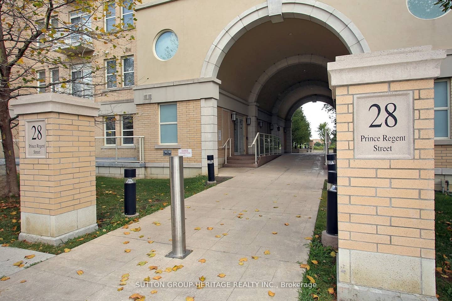 28 Prince Regent Street 123, Markham, ON L6C 0V5